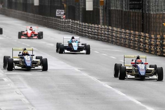 Dalam Ajang Formula Masters, Darma & Senna Mewakili Indonesia