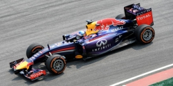 Vettel Merasa Lega Tak Ikut dalam Tabrakan Massa-Perez