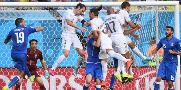 Video Gol: Italia 0-1 Uruguay (Piala Dunia 2014)