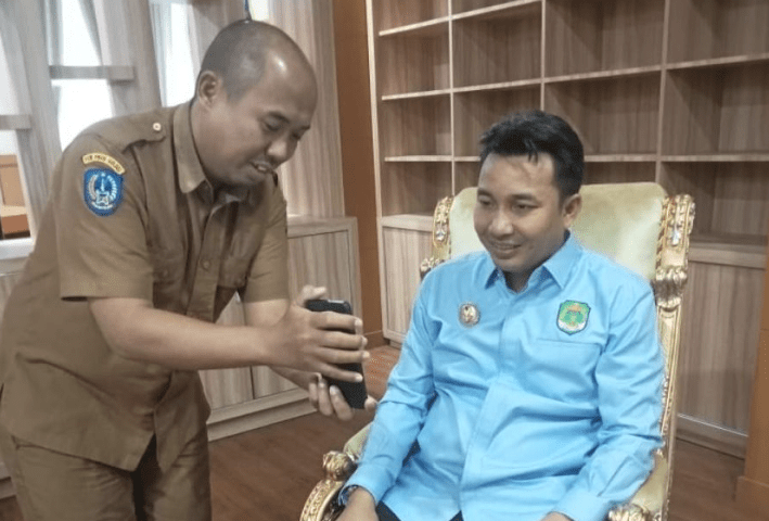 Bupati Luwu Utara, Andi Abdullah Rahim Resmi Menggunakan Sertifikat Elektronik