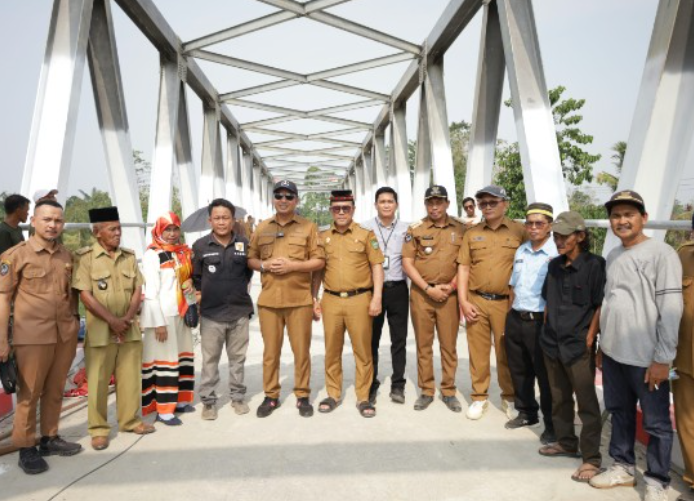 Bupati Lutra Hadiri Syukuran Jembatan Merah Putih Lawewe–Salujambu