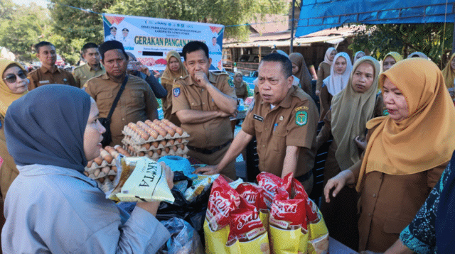 Sekda Jumal Jayair Lussa Resmi Buka Gerakan Pangan Murah di Luwu Utara
