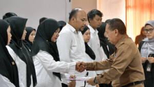 Sekda Lutra secara resmi mengukuhkan Pengurus Forum Kabupaten Sehat Periode 2026-2029